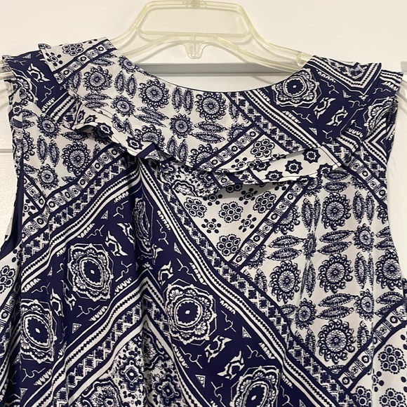 Dress - Picture 5 of 9